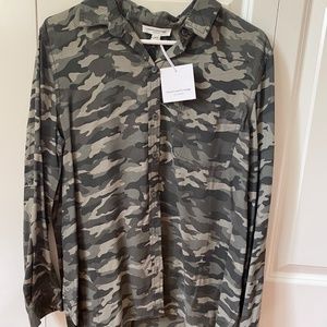 Medium beachlunchlounge camo button up